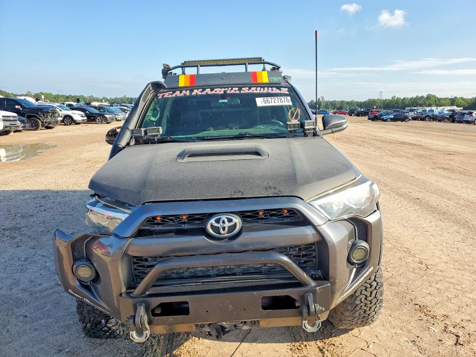 Photo 5 from auction – 2018 TOYOTA 4RUNNER with VIN JTEBU5JR8J5490422