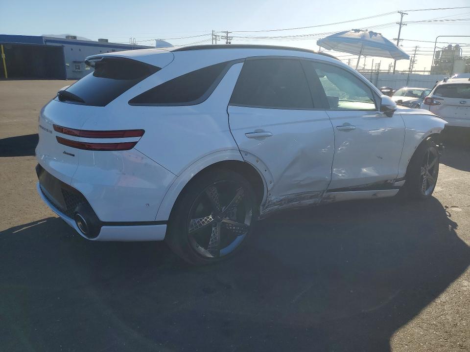 Снимка 3 от търг – 2022 GENESIS GV70 с VIN KMUMCDTC8NU019320