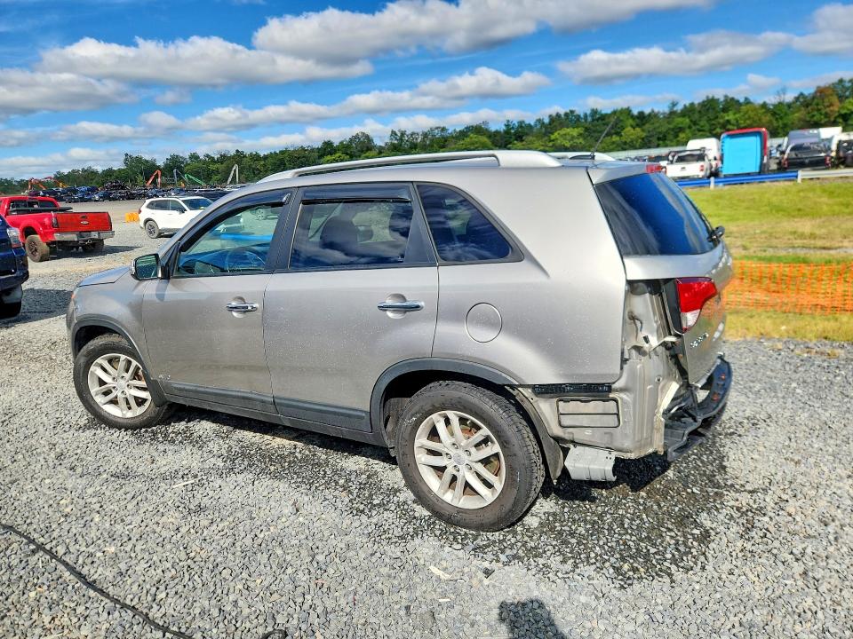 صورة رقم 2 من المزاد - 2014 KIA SORENTO مع VIN 5XYKTCA65EG535492