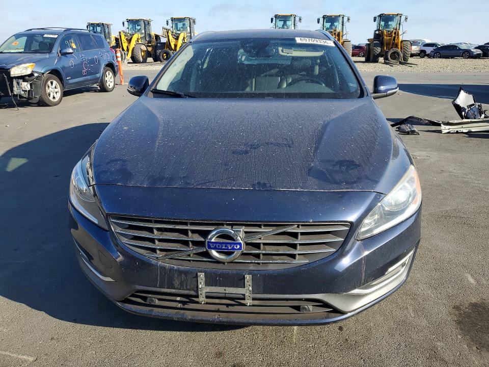Photo 5 from auction – 2015 VOLVO V60 with VIN YV1612SK1F1222335
