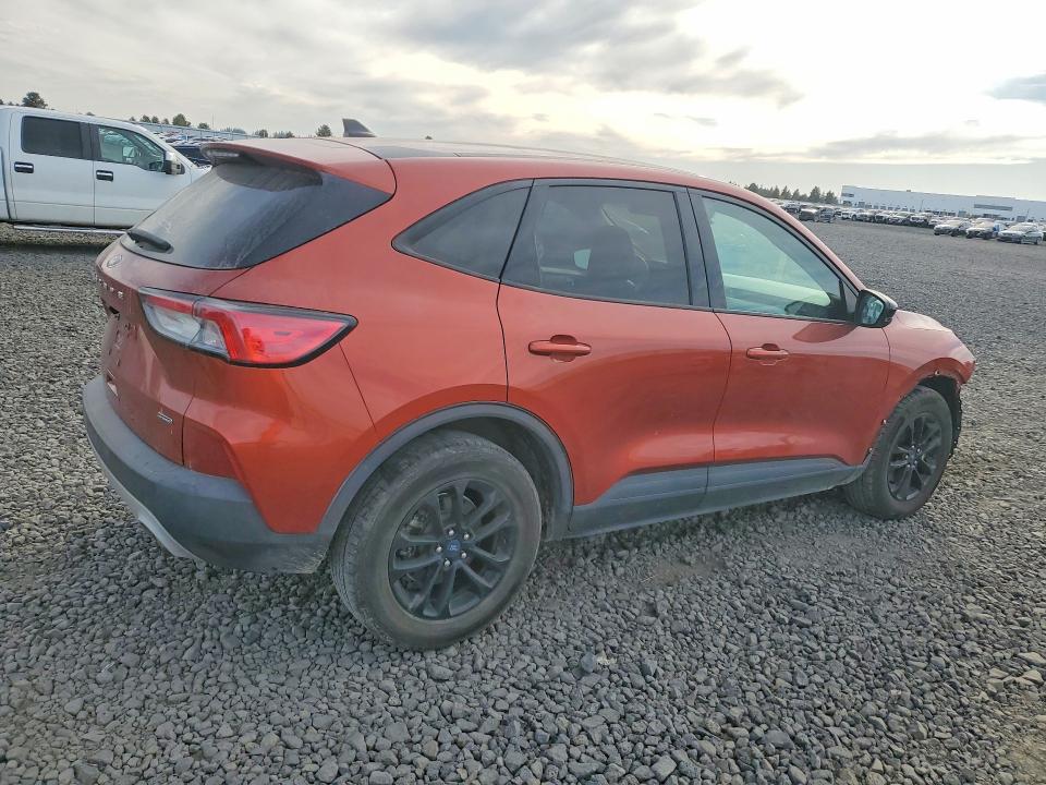 Photo 3 from auction – 2020 FORD ESCAPE with VIN 1FMCU0BZ8LUB13703