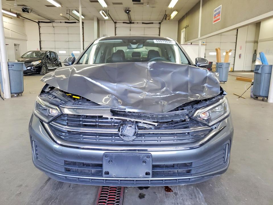 Photo 5 from auction – 2024 VOLKSWAGEN JETTA with VIN 3VWGM7BU0RM055891