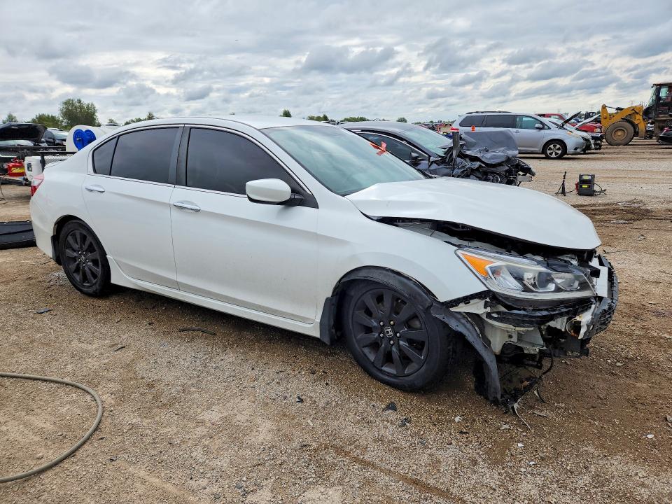 Снимка 4 от търг – 2017 HONDA ACCORD с VIN 1HGCR2F54HA301735