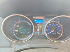 Photo 9 from auction – 2012 HYUNDAI SONATA with VIN KMHEC4A40CA022130