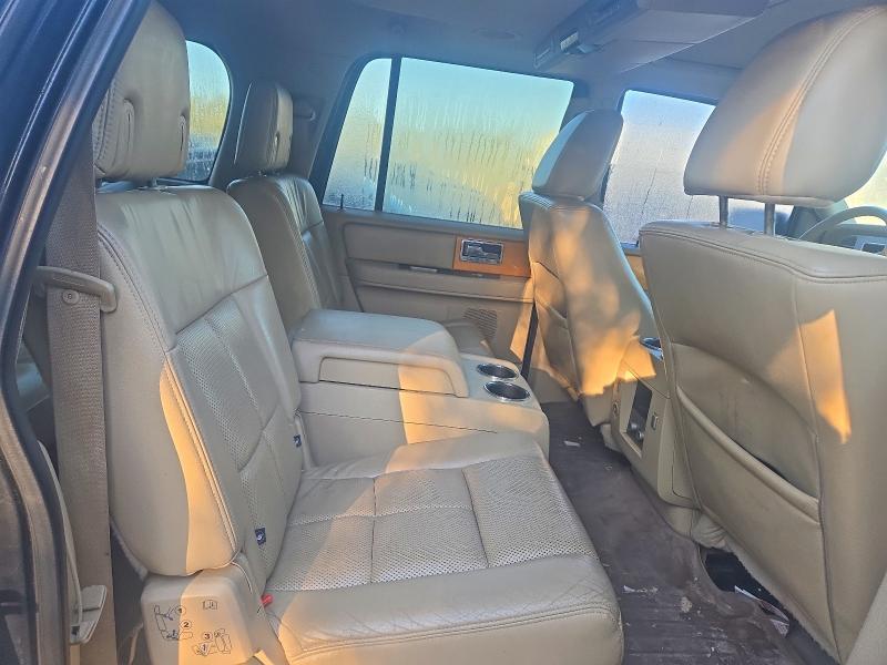 Photo 11 from auction – 2010 LINCOLN NAVIGATOR with VIN 5LMJJ3J55AEJ02310