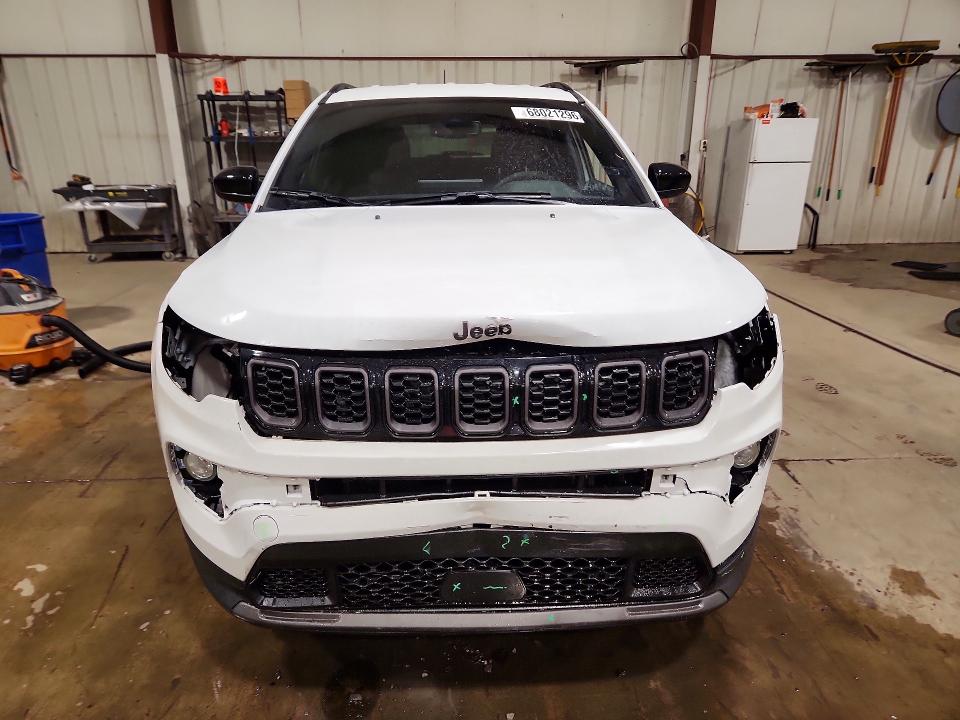Снимка 5 от търг – 2026 JEEP COMPASS с VIN 3C4NJDBN3TT199331