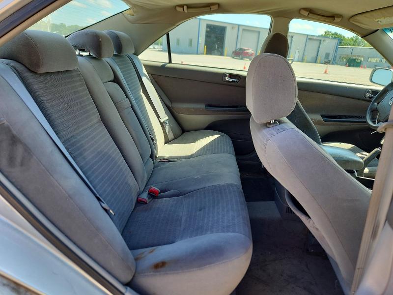 Photo 10 from auction – 2005 TOYOTA CAMRY with VIN 4T1BE32K75U585553