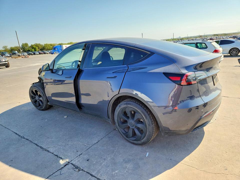 Фото 2 с аукциона – 2023 TESLA MODEL Y с VIN 7SAYGDEE4PA157701