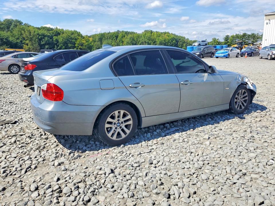 Photo 3 from auction – 2006 BMW 325 with VIN WBAVD13596KV03799