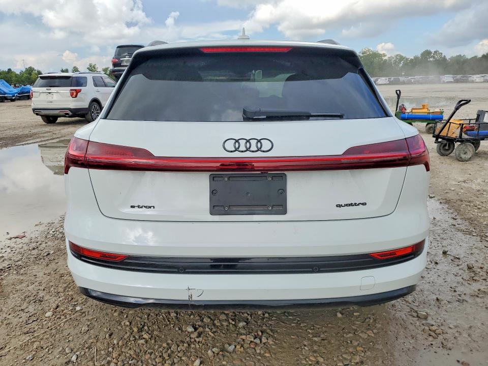 Foto 6 de la subasta – 2023 AUDI E-TRON con VIN WA1LAAGE1PB009347