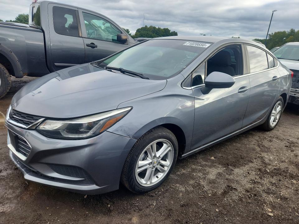 CHEVROLET CRUZE 2018 with VIN 1G1BE5SM1J7128370 - Photo from auction