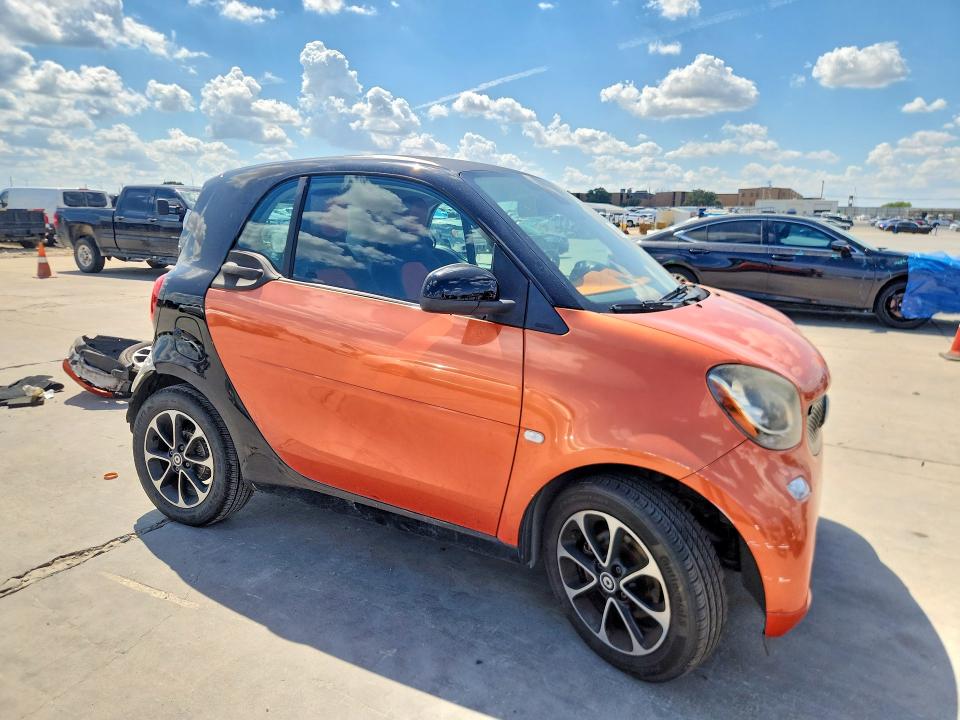 صورة رقم 4 من المزاد - 2016 SMART FORTWO مع VIN WMEFJ5DA3GK078778