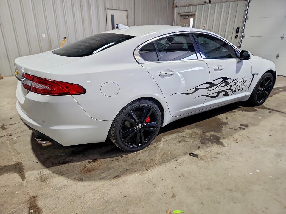 Photo 3 from auction – 2014 JAGUAR XF with VIN SAJWJ0EF2E8U18137