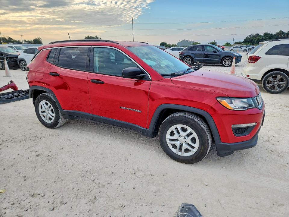 Снимка 4 от търг – 2020 JEEP COMPASS с VIN 3C4NJCAB2LT253042