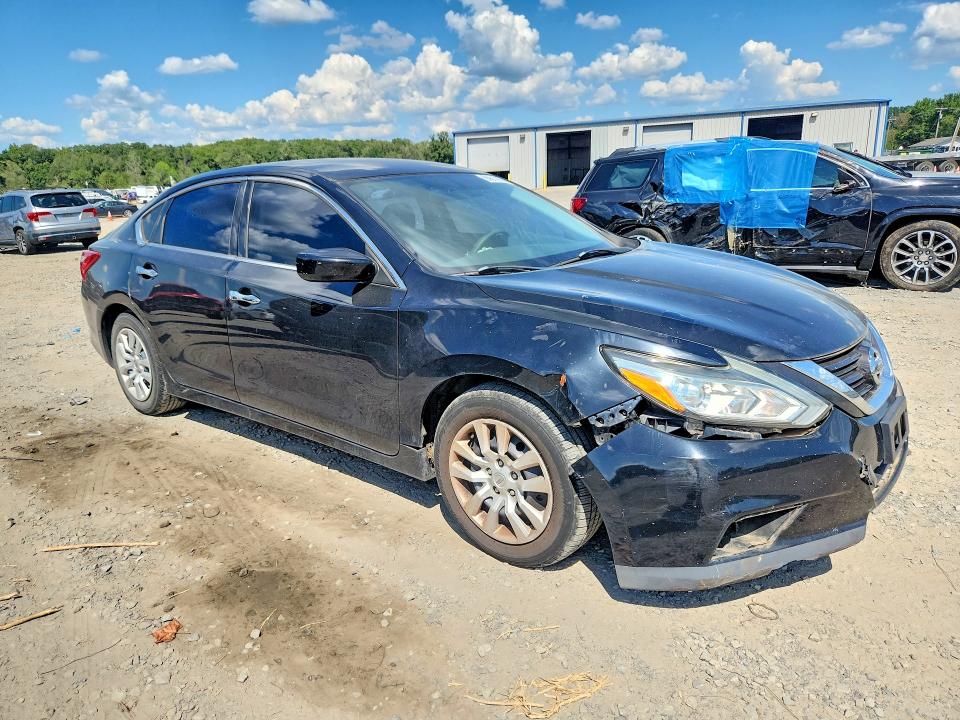 Photo 4 from auction – 2017 NISSAN ALTIMA with VIN 1N4AL3AP1HN335037