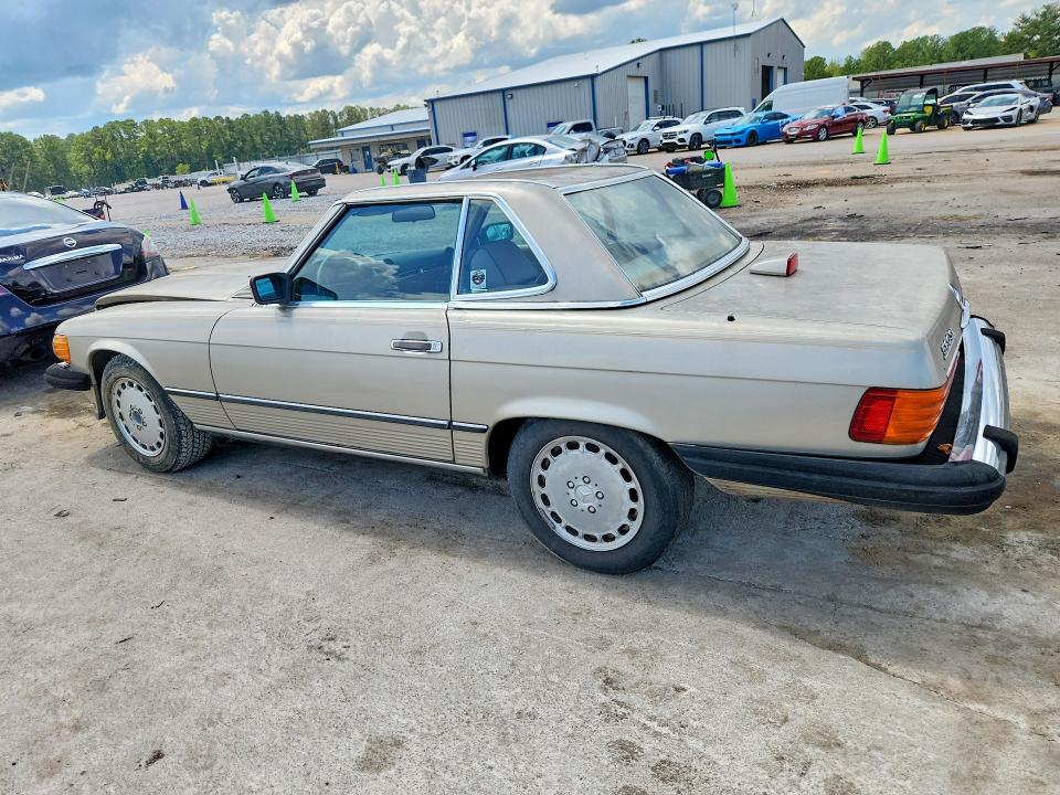 Photo 2 from auction – 1987 MERCEDES-BENZ 560 with VIN WDBBA48D0HA068906