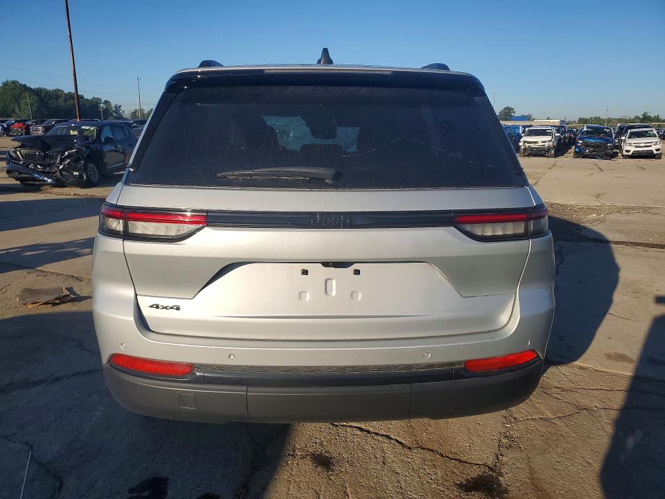 Снимка 6 от търг – 2024 JEEP GRAND CHEROKEE с VIN 1C4RJHAG2RC236093