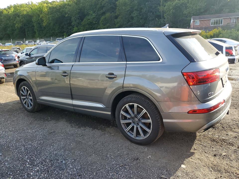 Снимка 2 от търг – 2017 AUDI Q7 с VIN WA1LAAF79HD012716