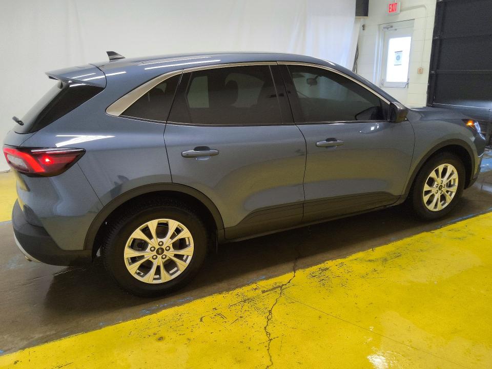 Photo 3 from auction – 2023 FORD ESCAPE with VIN 1FMCU0GN0PUA05930