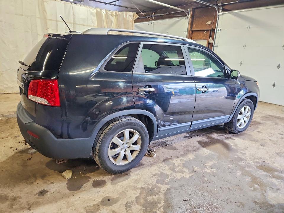 Photo 3 from auction – 2013 KIA SORENTO with VIN 5XYKT4A67DG353250