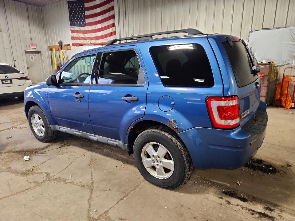 Photo 2 from auction – 2010 FORD ESCAPE with VIN 1FMCU0DG7AKA02810