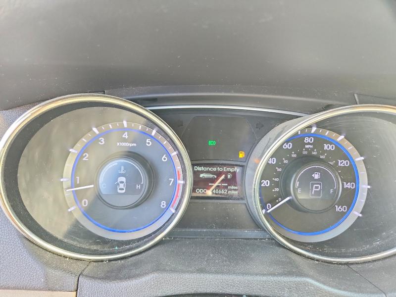Photo 9 from auction – 2011 HYUNDAI SONATA with VIN 5NPEC4AC4BH220292