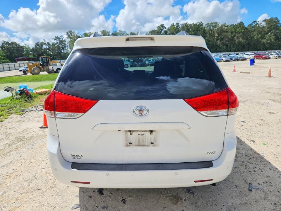 Photo 6 from auction – 2014 TOYOTA SIENNA with VIN 5TDYK3DC3ES489856