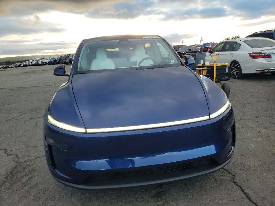 Снимка 5 от търг – 2026 TESLA MODEL Y с VIN 7SAYGDEE1TF376449