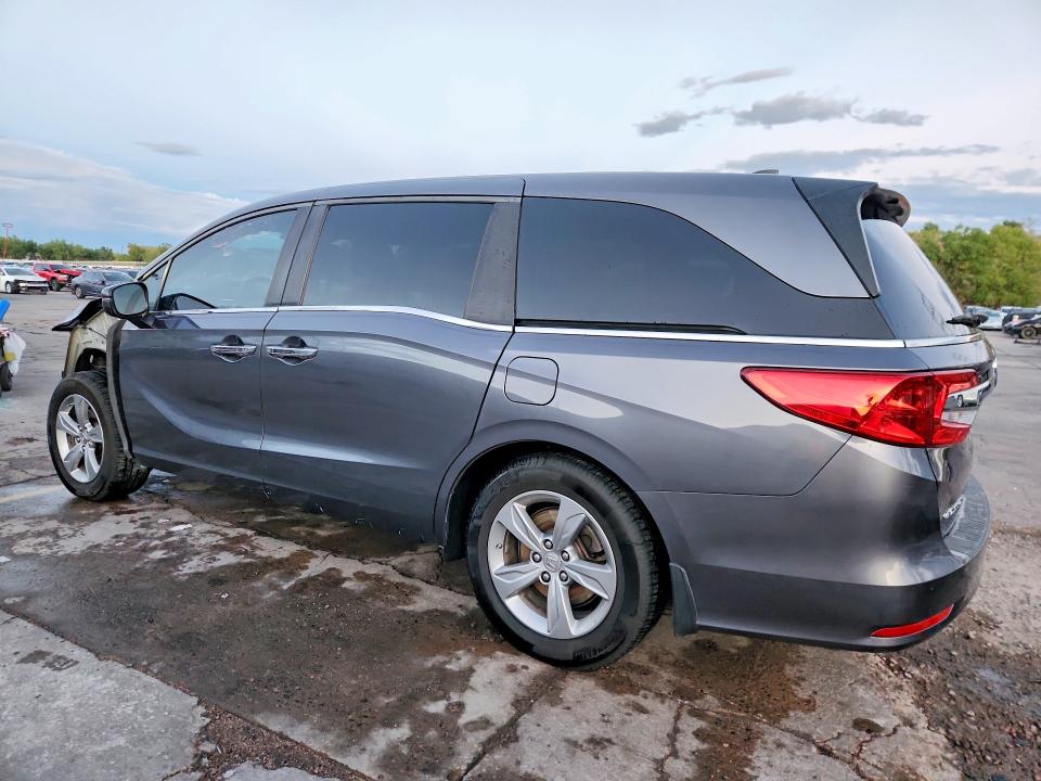 Снимка 2 от търг – 2018 HONDA ODYSSEY с VIN 5FNRL6H77JB030859