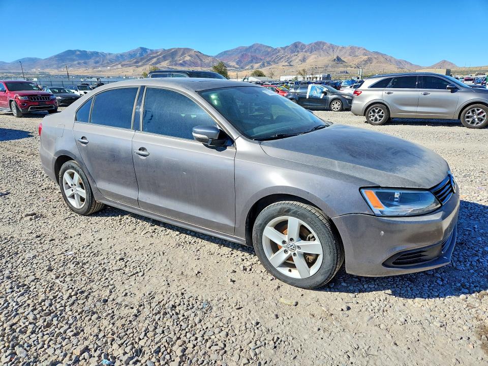 Снимка 4 от търг – 2011 VOLKSWAGEN JETTA с VIN 3VWLL7AJ2BM086252