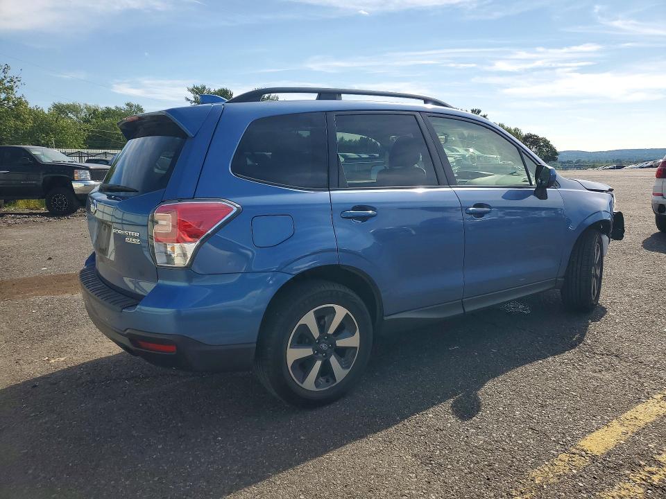 Zdjęcie 3 z aukcji – 2017 SUBARU FORESTER z VIN JF2SJAEC5HH405526