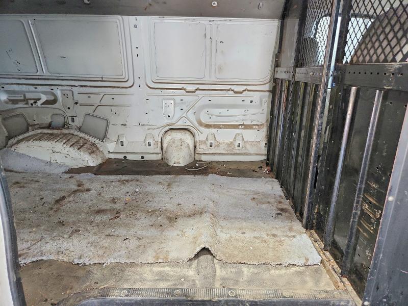 Photo 11 from auction – 2000 FORD ECONOLINE with VIN 1FTNE24L6YHB60145