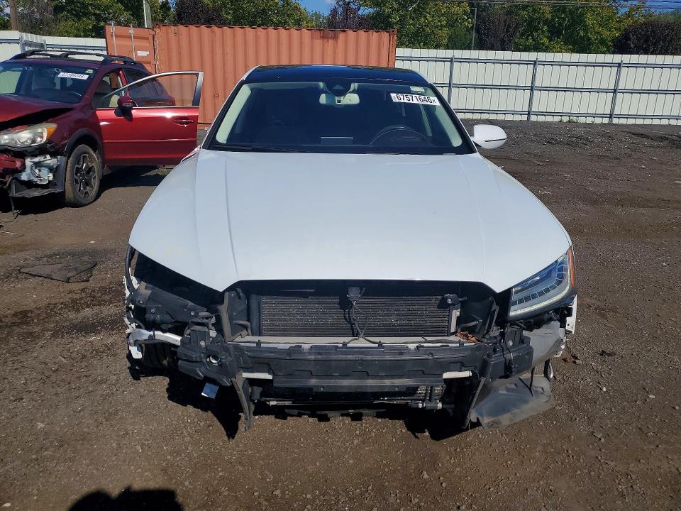 Photo 5 from auction – 2016 AUDI A8 with VIN WAU43AFD9GN005202