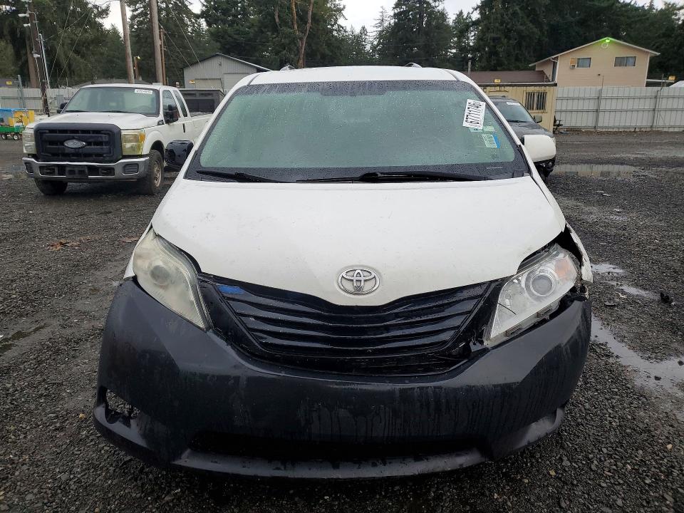 Photo 5 from auction – 2016 TOYOTA SIENNA with VIN 5TDZK3DC1GS748352
