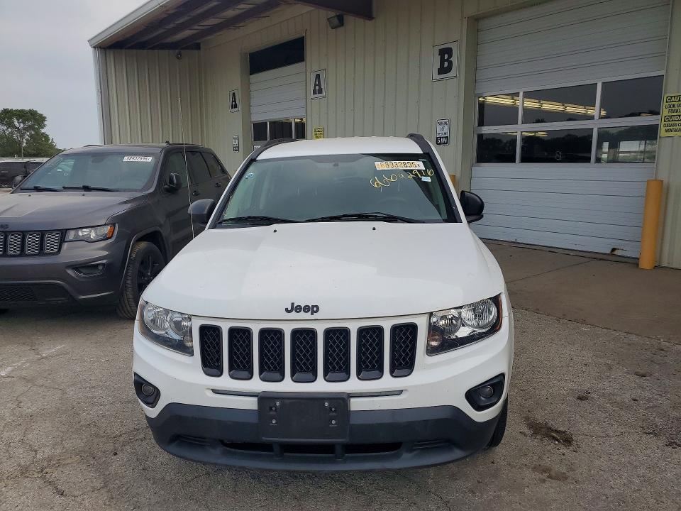 Снимка 5 от търг – 2015 JEEP COMPASS с VIN 1C4NJCBAXFD367645