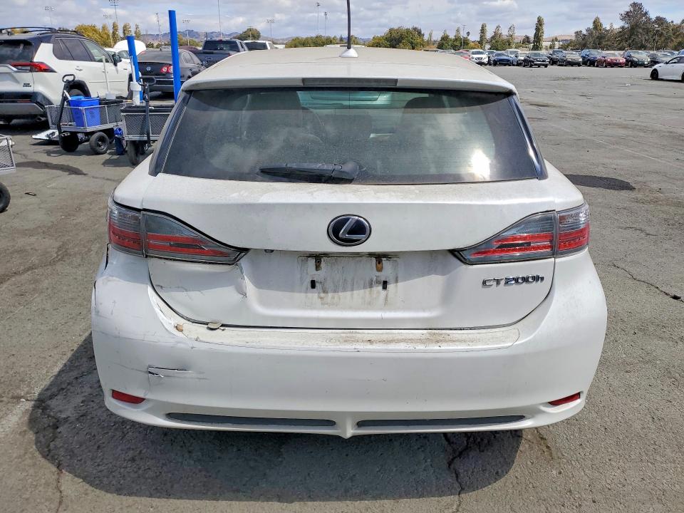 Photo 6 from auction – 2011 LEXUS CT with VIN JTHKD5BH6B2020904
