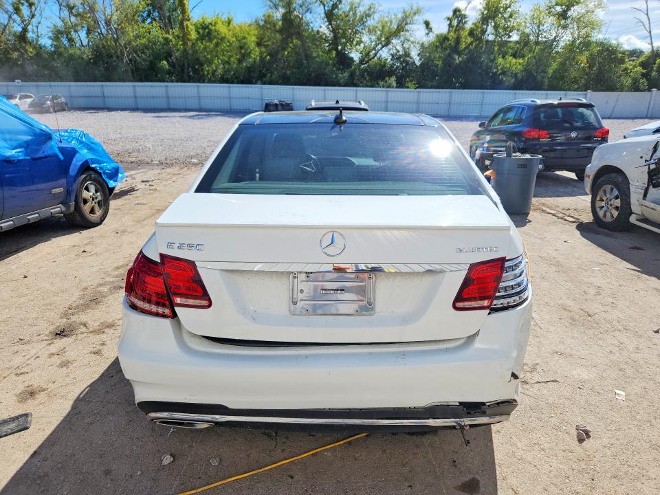 Photo 6 from auction – 2016 MERCEDES-BENZ E with VIN WDDHF9HB0GB175932