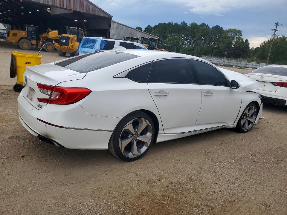 Photo 3 from auction – 2019 HONDA ACCORD with VIN 1HGCV2F96KA033163