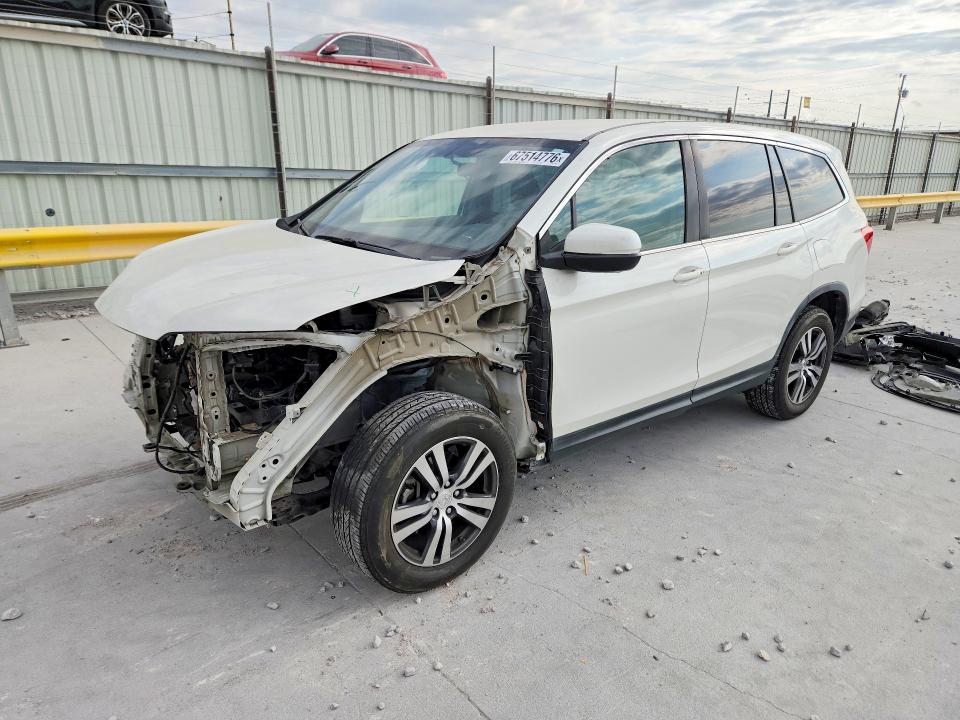 HONDA PILOT 2016 with VIN 5FNYF6H38GB010953 - Photo from auction