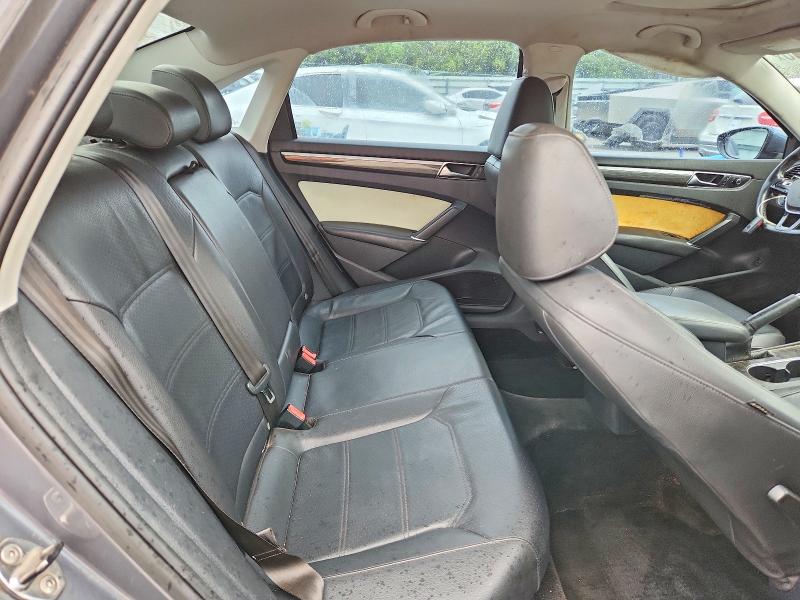 Снимка 10 от търг – 2017 VOLKSWAGEN PASSAT с VIN 1VWBT7A31HC057283