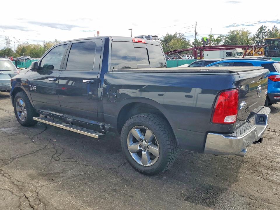 Снимка 2 от търг – 2017 RAM 1500 с VIN 3C6RR7LT9HG574381