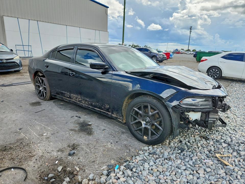 Снимка 4 от търг – 2019 DODGE CHARGER с VIN 2C3CDXBG5KH753210