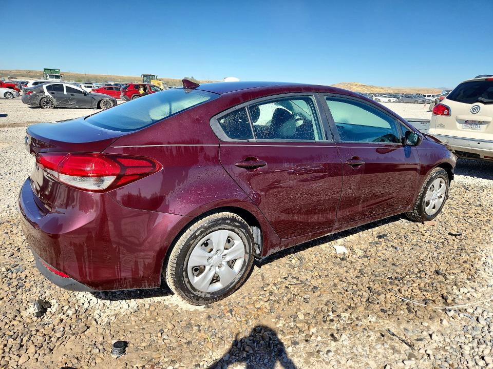 Photo 3 from auction – 2018 KIA FORTE with VIN 3KPFK4A79JE178733