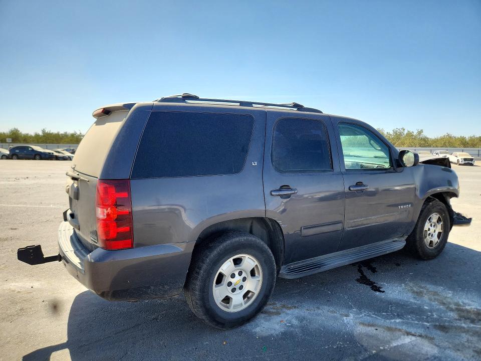 Photo 3 from auction – 2010 CHEVROLET TAHOE with VIN 1GNMCBE38AR244944