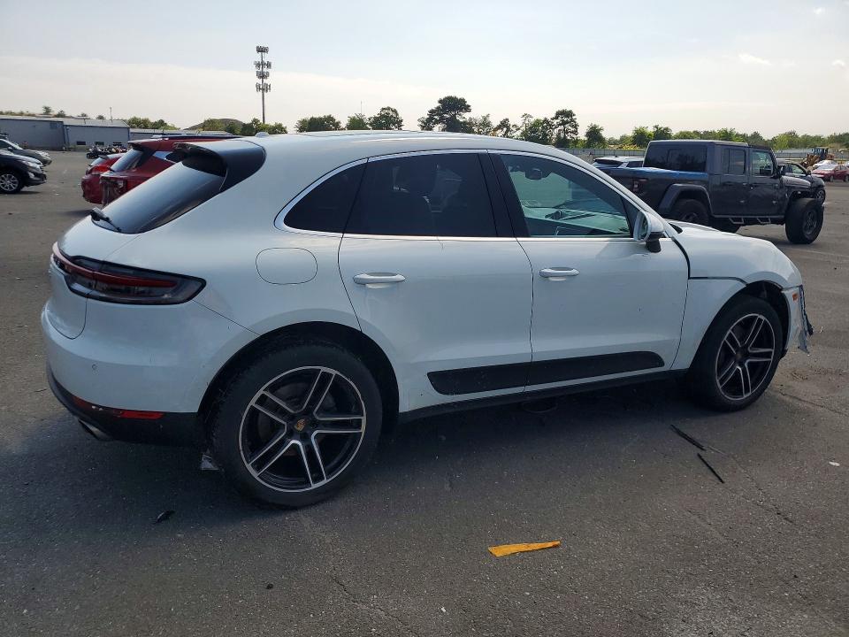 Фото 3 с аукциона – 2019 PORSCHE MACAN с VIN WP1AB2A57KLB32550