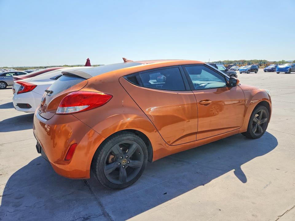 Снимка 3 от търг – 2013 HYUNDAI VELOSTER с VIN KMHTC6AD4DU093222