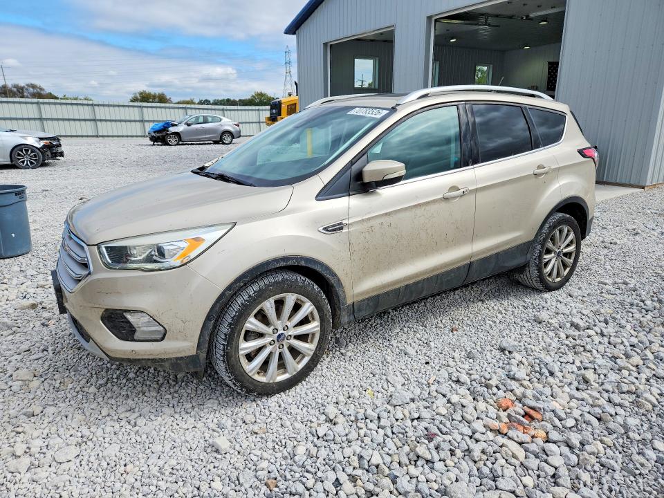FORD ESCAPE 2018 с VIN 1FMCU9J90JUA20581 - Снимка от търг