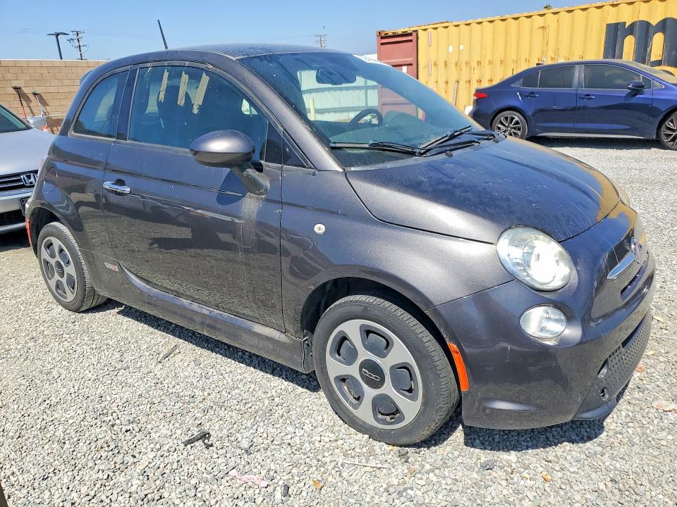 Photo 4 from auction – 2015 FIAT 500 with VIN 3C3CFFGE2FT749771