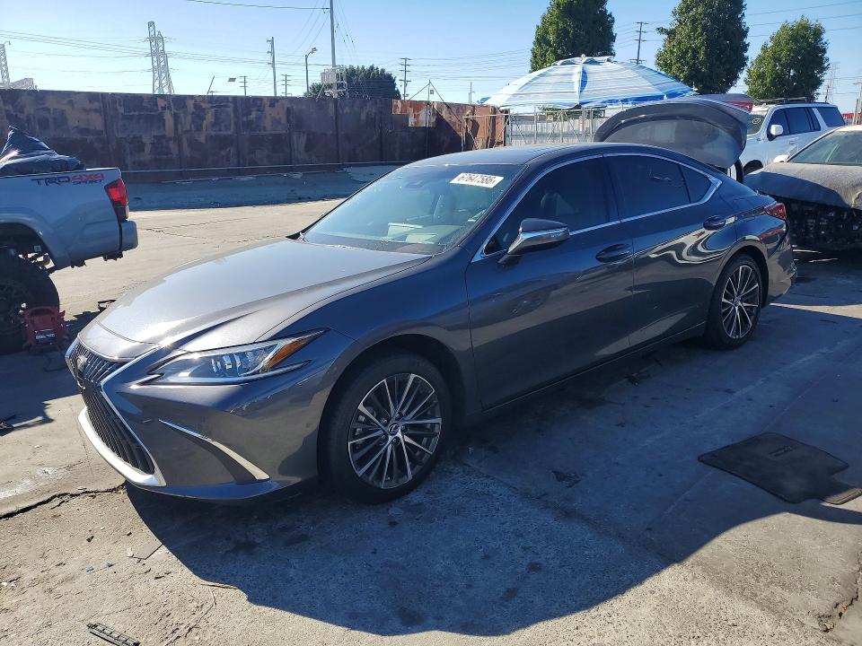 LEXUS ES 300H 2025 con VIN 58ADA1C16SU073883 - Foto de la subasta