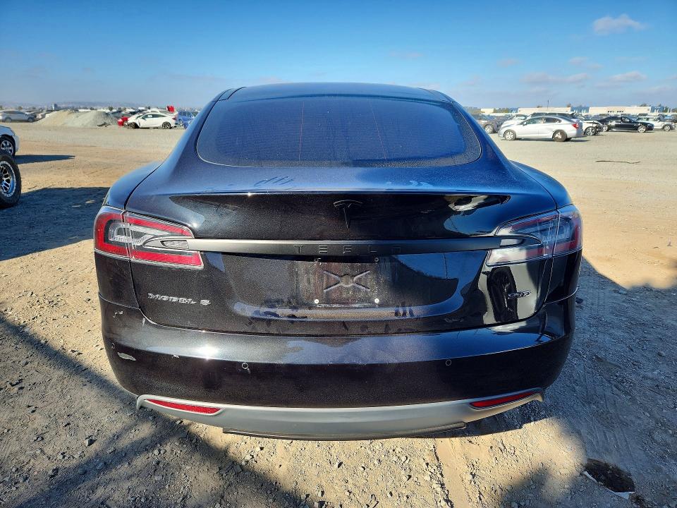 Photo 6 from auction – 2015 TESLA MODEL S with VIN 5YJSA1E22FF116431